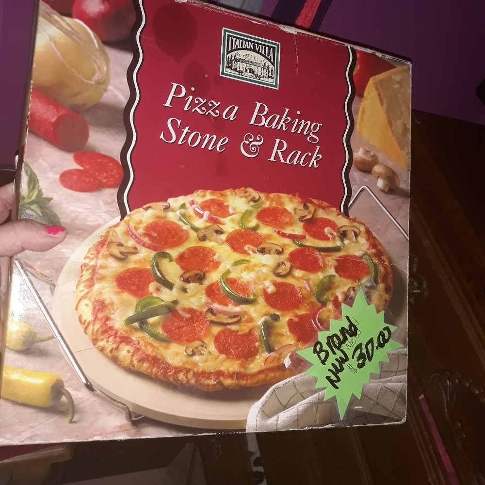 (Brand New)Pizza rack and baking stone